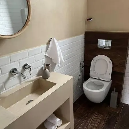 Luxury Koróni